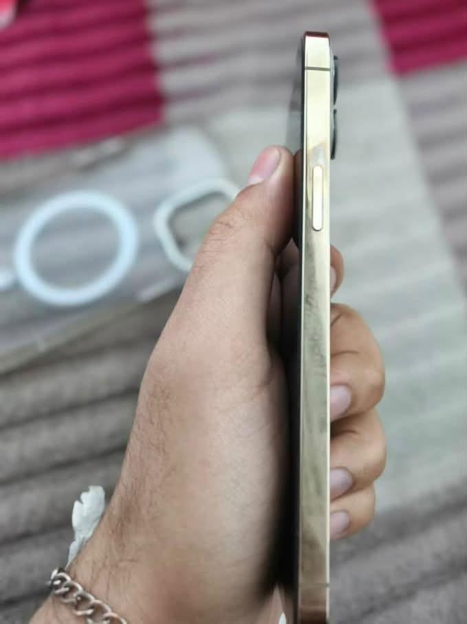 آيفون ١٢ برو ماكس • ١٢٨ جيجا • بطارية ٧٧٪