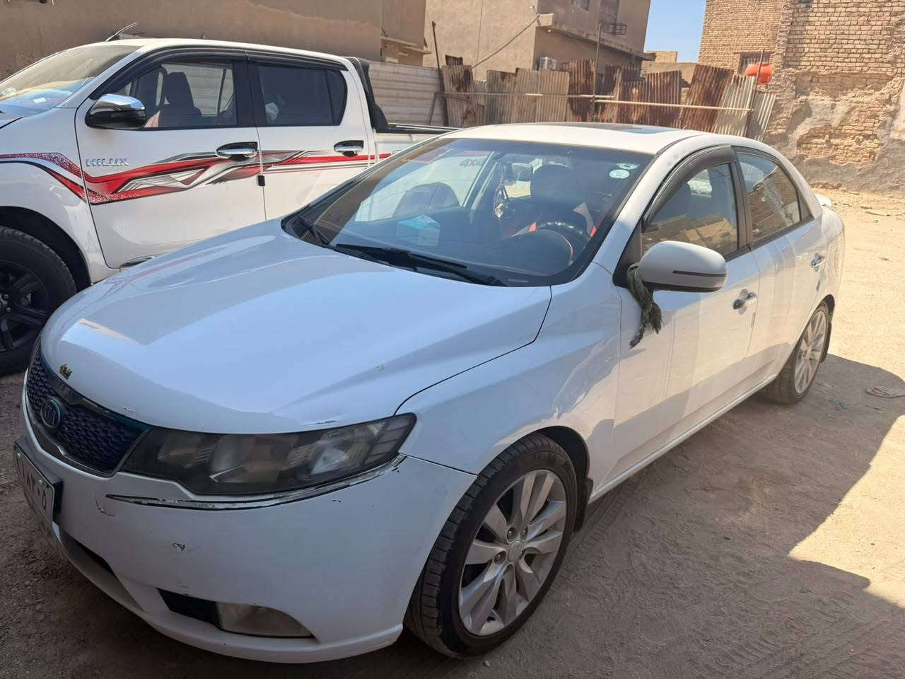 السلام عليكم 
سيراتو 2012 رقم اربيل 
السيارة فول مواصفات عدا البصمة 
السيارة مكفولة من صبخ وفتح بية فقط بارد بالباب كلش قليل 
مكينه كير  برغي ما مفتوح جديد
تبريد  ثلج 
حدادية جديدة 
تجي تفحص وتدلل  
السعر 106 وبية مجال حك الجية 
مكان السيارة بابل القاسم 
رقم صاحب السيارة ***********
اخوان مكلف النشر اتصل ع صاحب السيارة وتدلل
