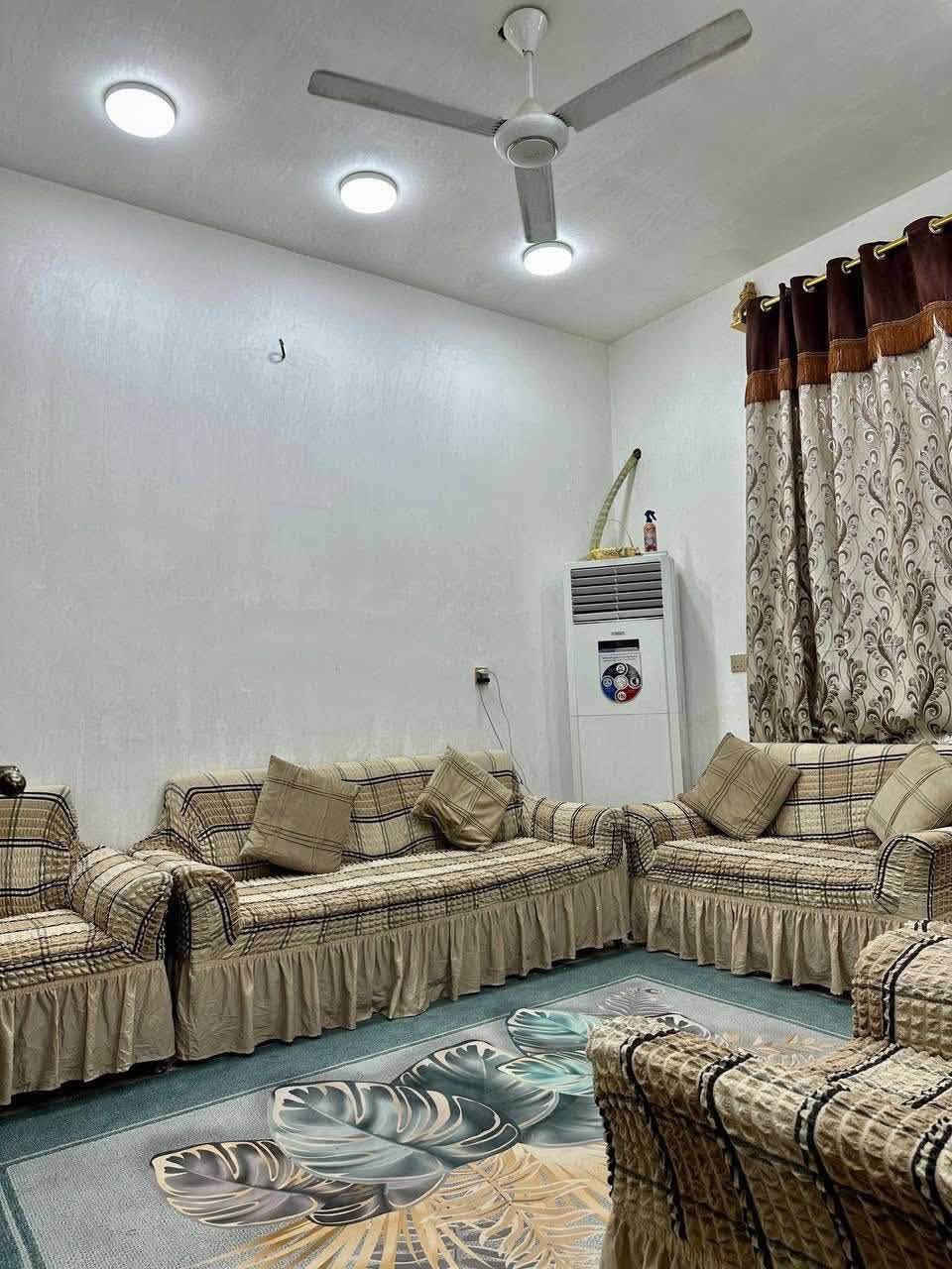 دار للبيع مساحة 100م
البلديات- زراعي / تقاطع المشتل قرب الجسر الجديد 
( 3 طوابق )يحتوي على استقبال مع 4 غرف نوم -
 و3 صحيات وصالة - 
للاستفسار التواصل على الرقم والواتساب

***********
