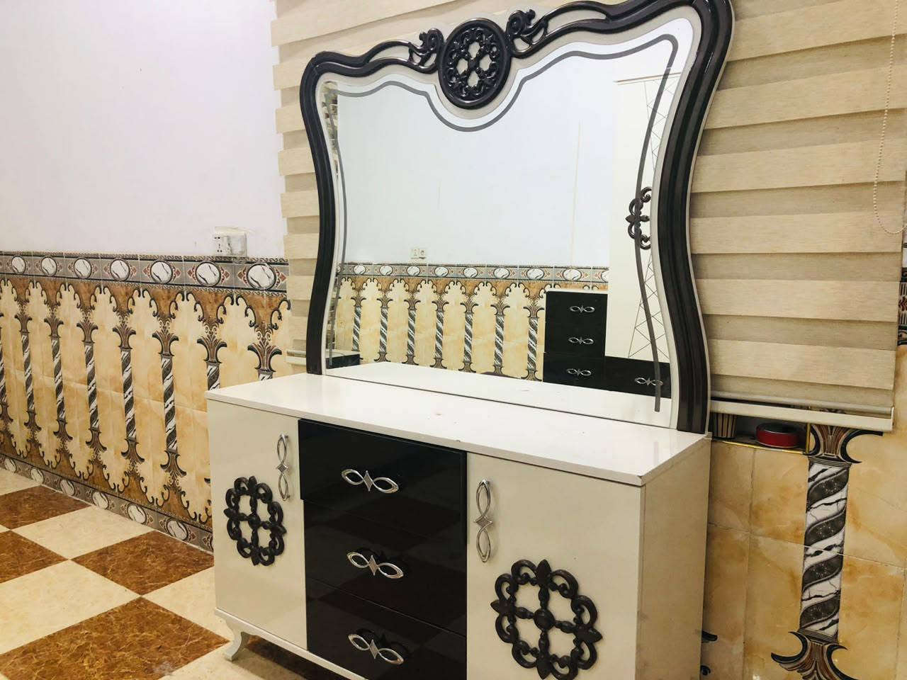 غرفه نوم تركي 7 قطع كل عيب مابيها جاهزه من كل شي السعر 450 وبيها مجال شراي خابر *********** كركوك, العراق

