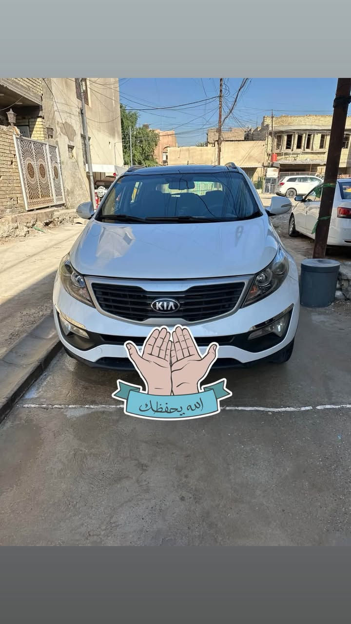 سبورتج 2014 خليجي فول من عدا البصمه
بيها صبغ حزام بدون دواخل بدون ايرباك 
بانوراما
لد امامي 
تحكمات سترين جهتين
اشاير مري
محرك 2400 دوش
تبريد ثلج 
تخم تاير جديد
ماشيه 190
صدر امامي خلفي جديد
غرفتها حلوه جديده
كير محرك مكفول
السياره جاهزه 
عنواني بغداد حي الاعلام 
السعر.(115) وبيه مجال بسيط 
رقم اربيل جديد هوى والسنوية
***********

نص مكتوب في الصور:
- الله يحفظك