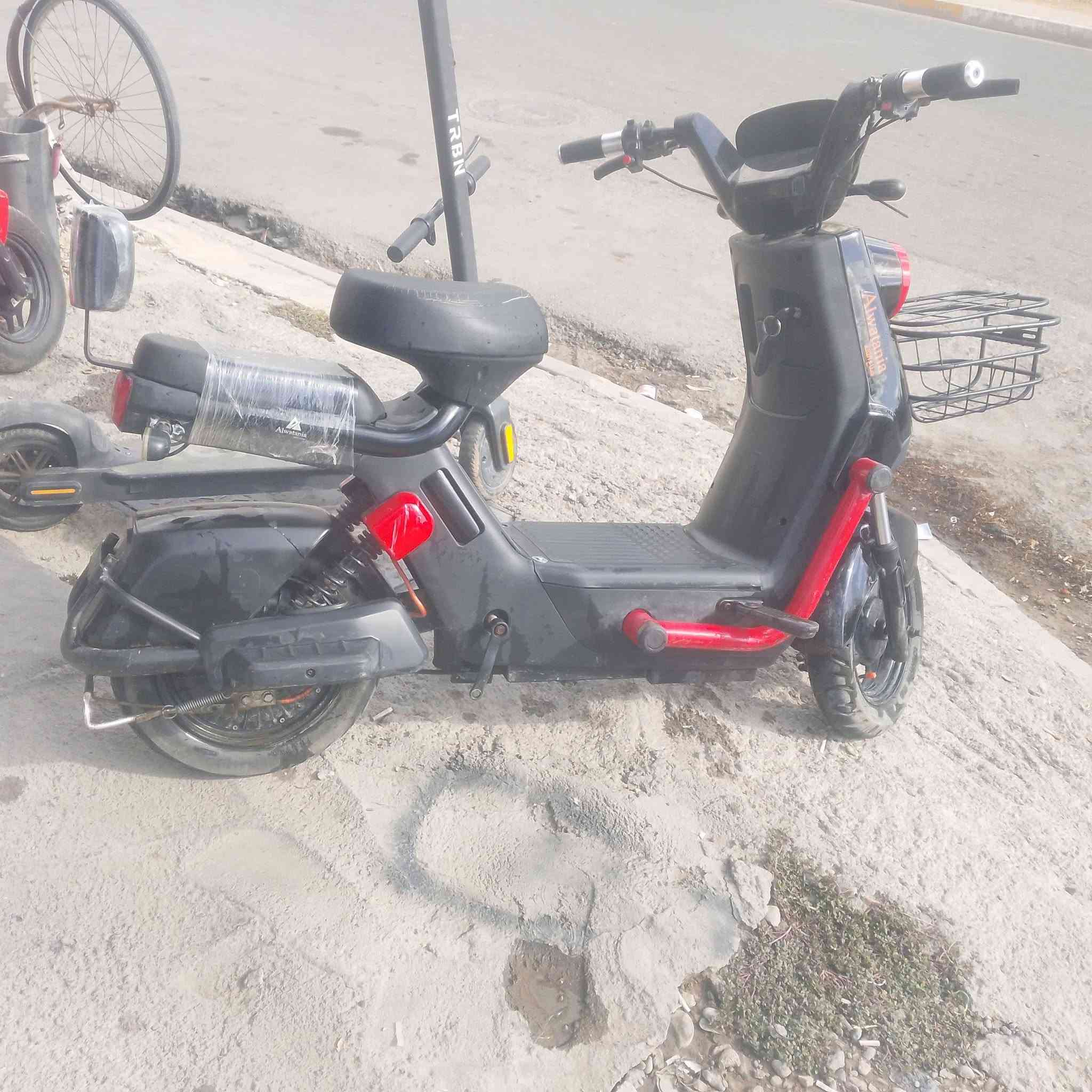 ماطور شحن فول باتريات كبار شرط الفحص كلو شغال بصمه سويج كامل سعر 325 
الرقم ***********
