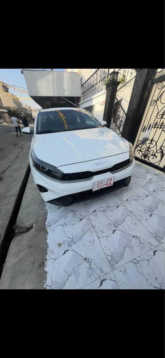 كيا فورتي ٢٠٢٣ سعر جوه سوك بيع سريع فقط ١١٩ ورقه كير ومكينه بشرط طخم وحداديه وهزه وسنويه كلها جديد السياره رقم اربيل جديد باسمي تحويل وكاله بشرط السياره بيها ٥ قطع صبخ الامامي شاصي سليم ماشي ٥٠ الف مايل رقم شاصي موجود بل منشور ***********مكان سياره اربيل السياره سويج ورادار امامي وخلفي ويل كروم تبريد ثلج أربيل, العراق
