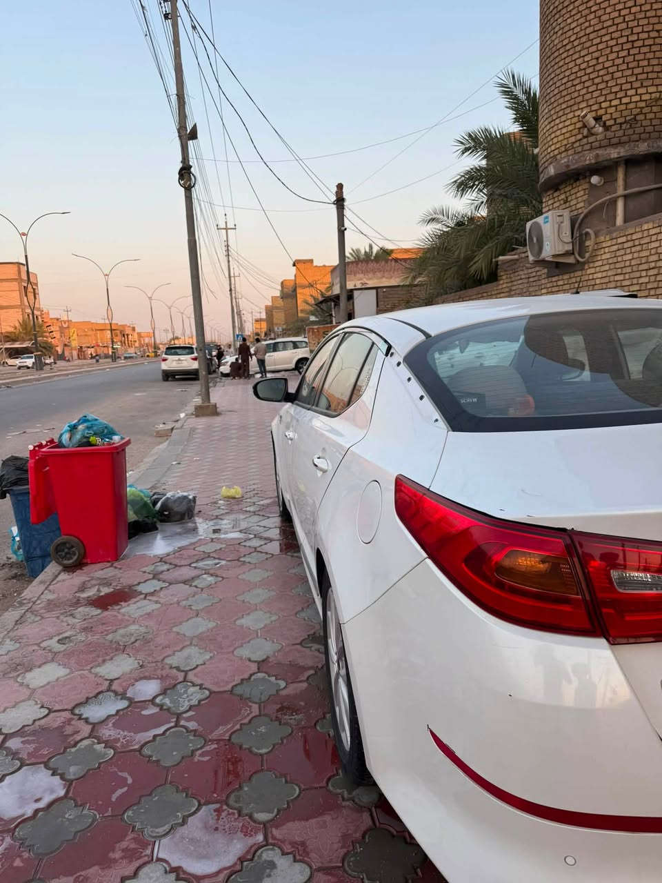 السلام عليكم كيه اوبتيمه موديل ١٥ السياره خليجي كفاله عامه السياره حلوه ونضيفه مواصفات شفتات بل ستيرن كشن كهربائي قطعتين تبريد سياره حلوه ومامتعوبه على ايدنه ويل كب حلو لايتات ام الد الامامي والخلفي سياره نضيفه وبل عافيه على الي ياخذه تفاصيل اكثر اتصل على الرقم ***********
