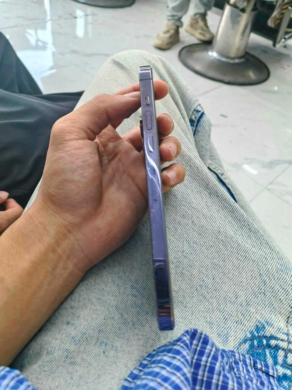 ايفون 14 برو ماكس الجهاز نفس ما موضح با الصور شاشه بيها خط وبطاريه مبدله اقوه نوعيه  طبعاً مماثر على المس. ابد وشغاله ذاكره 256 مكاني بغداد حي الجامعه  رقمي ***********  سعر 525
