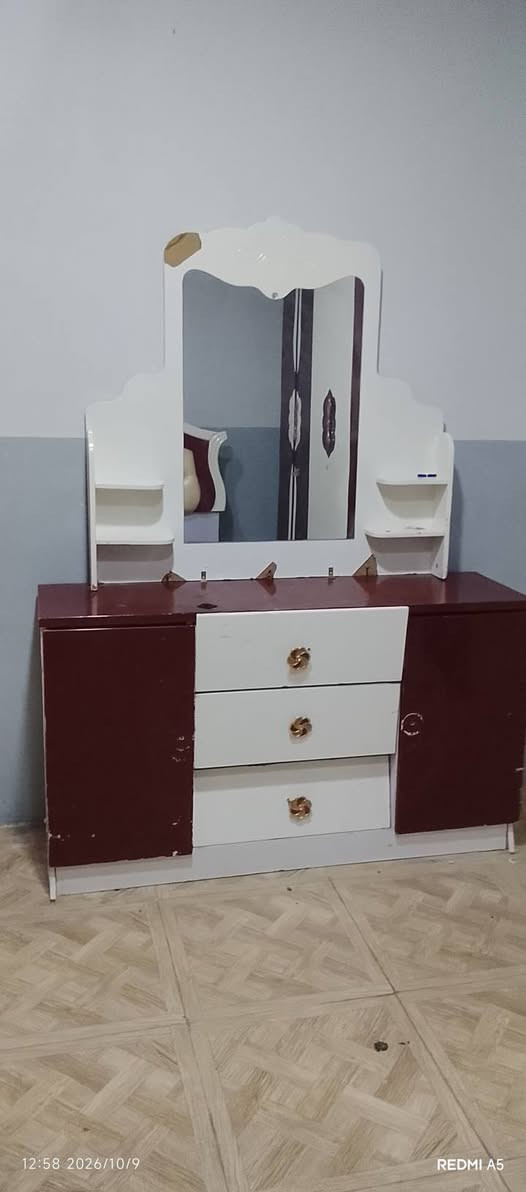 غرفة نوم • للبيع