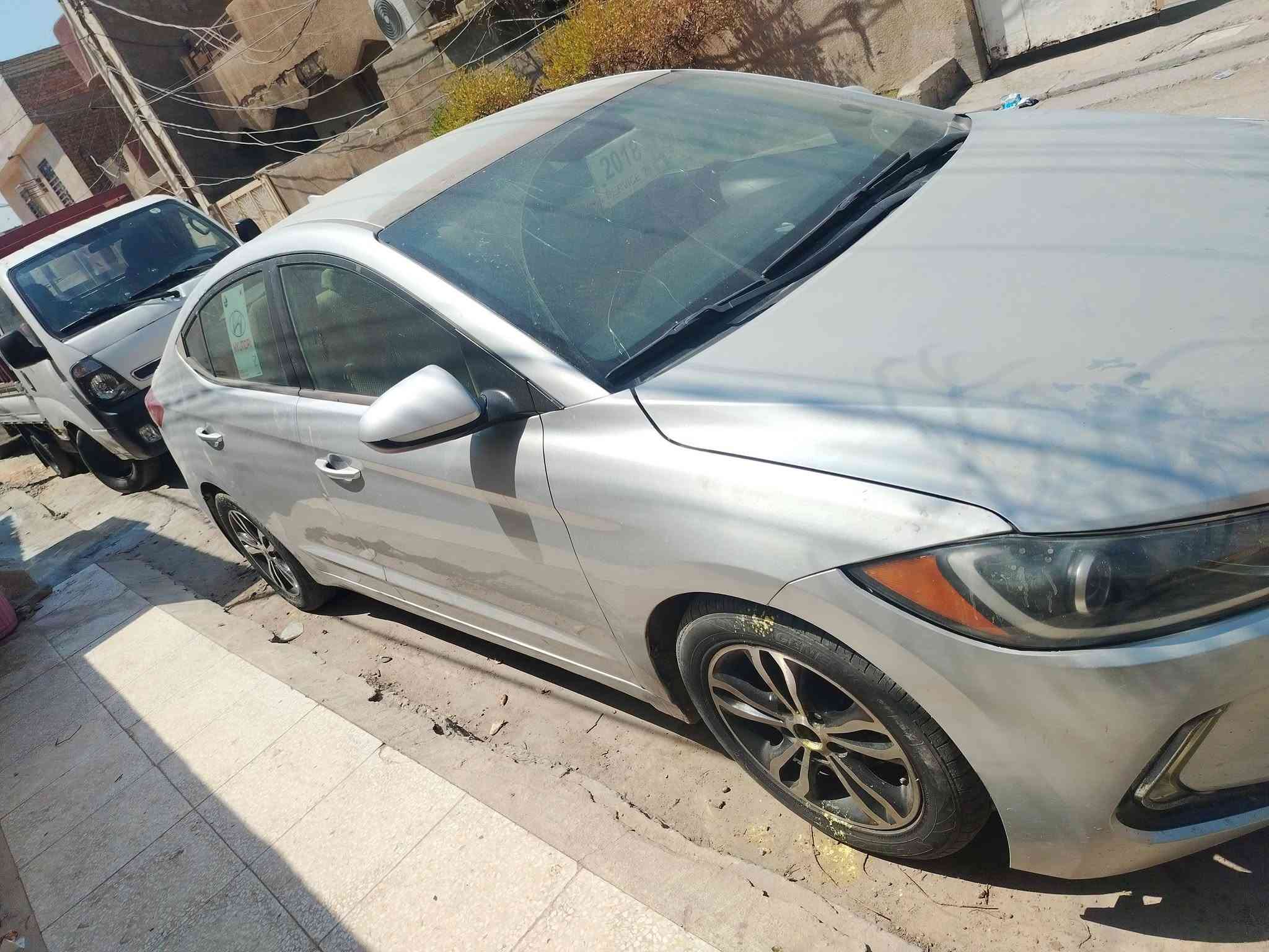 ألنترا ٢٠١٧ وارد أمريكي
السياره بيها خمس قطع مبدلة ٣ أبواب والبنيد مبدل والجاملغ لا شاصي ولا لغد محركها 2000 دوش ومفتوح بس سليم وأنا بيدي مجهزتها من كلشي قبل اسبوع تقريبا مكاني الدورة حي أسيا قرب كلية الهادي
ب٨٥ رايدتها 
*********** اتصال فقط ع الخط مابي واتساب
