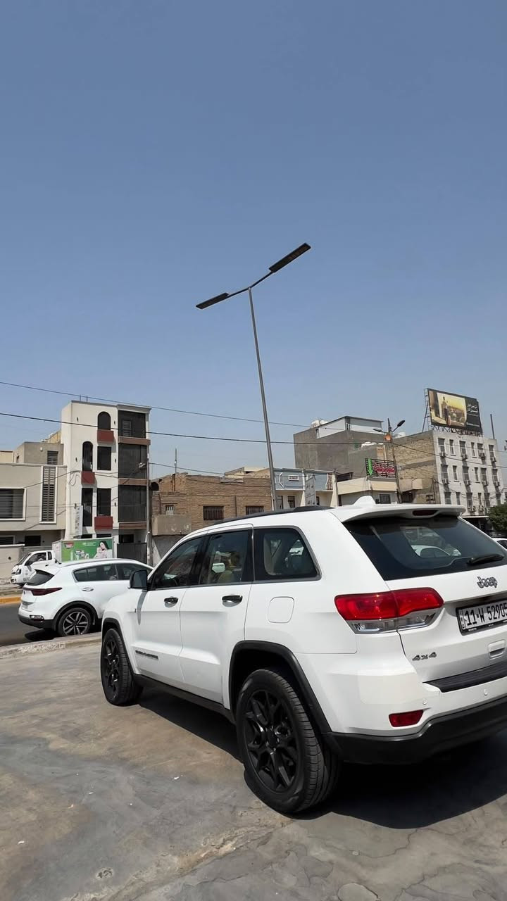 جيب لاريدو ٢٠١٤ خليجي فول مواصفات بيها صبغ بالجاملغ الايسر فقط السعر ٢١٥   الاتصال ***********
