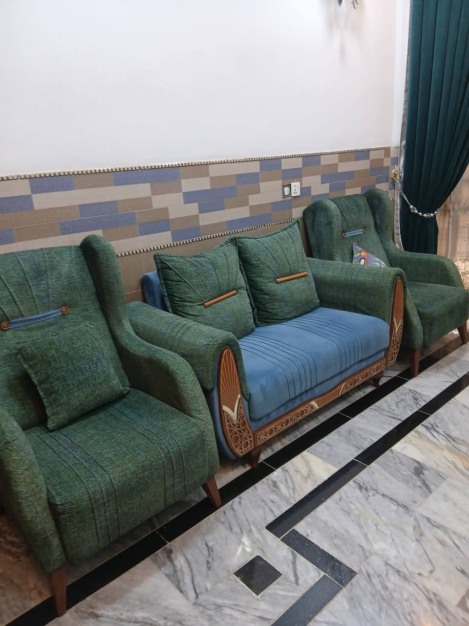 المكان بغداد العبيدي حي السفير هاتف 
*********** عشر مقاعد
