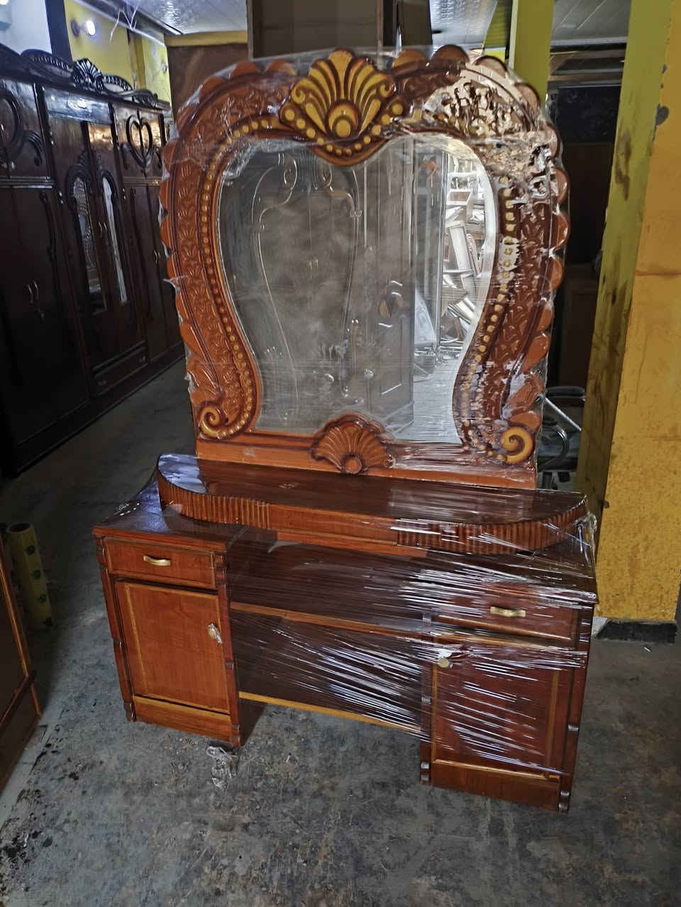 غرفه نوم • ٦ باب • زاويه