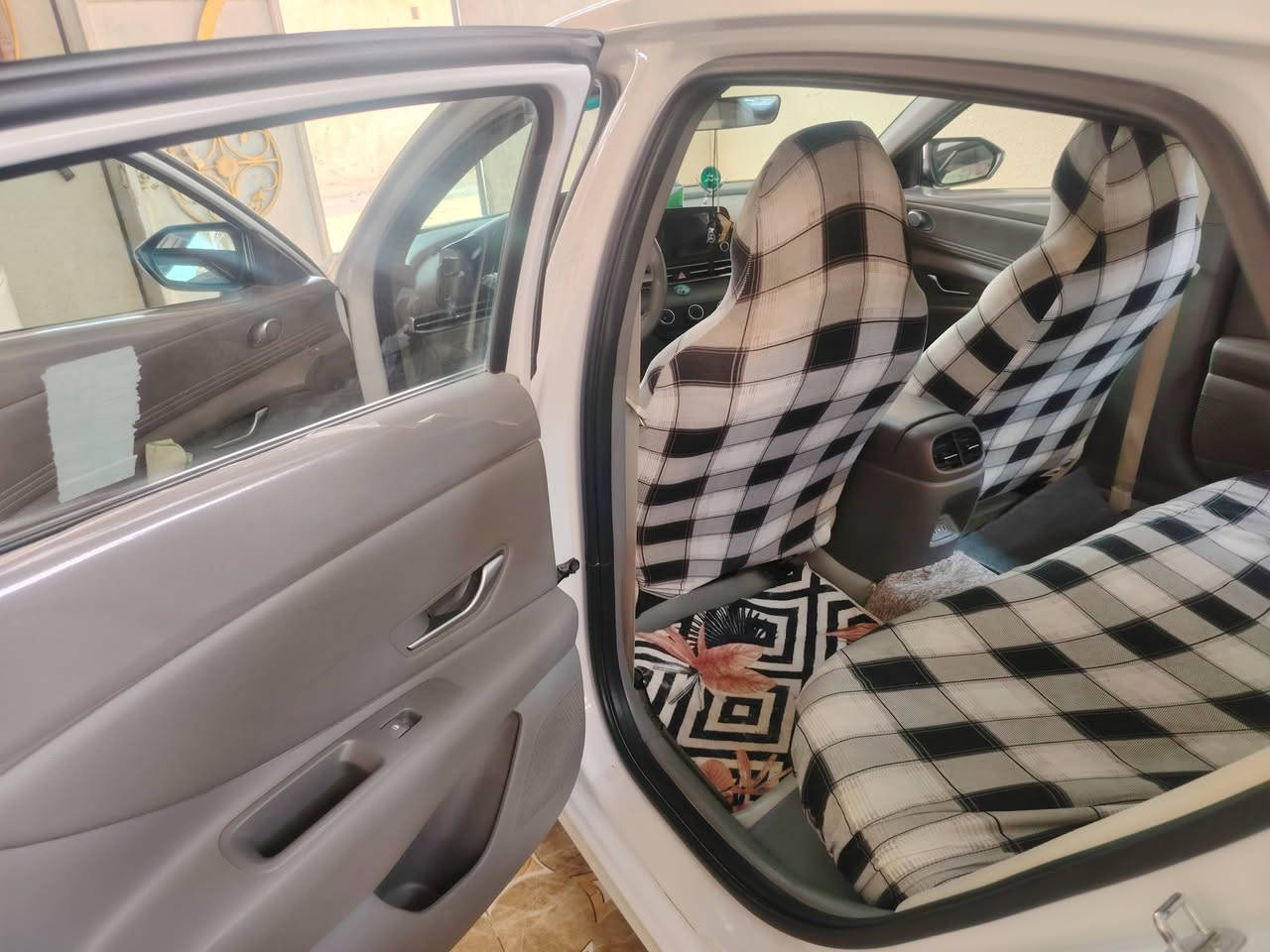 سلام عليكم النترا ٢٤ خليجي كفاله رقم أربيل بسم شركه فول مواصفات محرك ٢٠٠٠ ماشيه ٧٥بيه بس رصعه موظحه بصوره سعره ١٧٥ الاتصال على الرقم ***********
