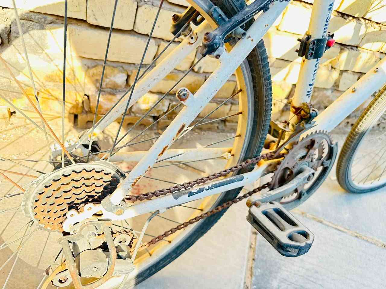 للبيع متروك الله شاهد اخذته ب 150 اصلي
***********رايده ب 75 
بغداد حي اور

