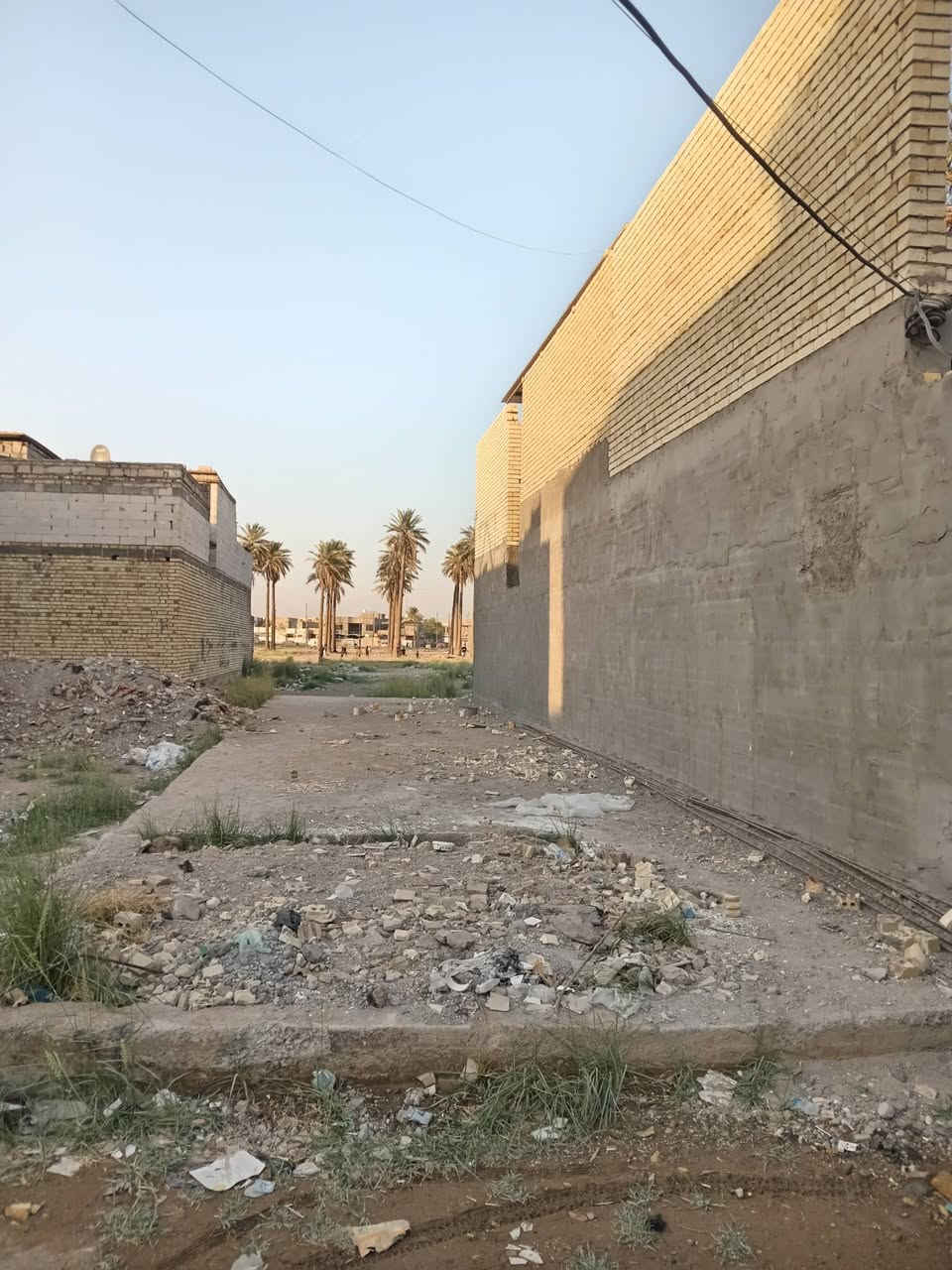 قطعه ارض مبنيه رفت للبيع مساحة 100متر نزله السكله خلف الجنسيه قريبه على الملعب السعر ٤٠
للاستفسار ***********
(جسر ديالئ حي التربيه)
