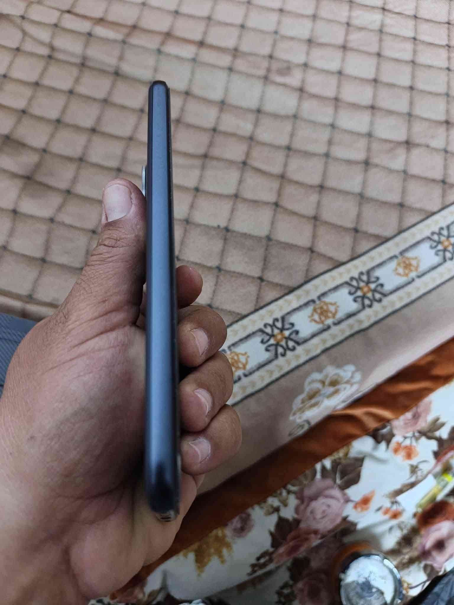 السلام عليكم هونر ٤٠٠ برو للبيع جهاز كلش نظيف بي فقط خنه بيسطه بالسماعه الفوك تجي وتروح مو بالسماعه مال الاتصال بدون ملحقات للبيع بسعر ٦٠٠ مكاني المحمودية *********** أو ***********

