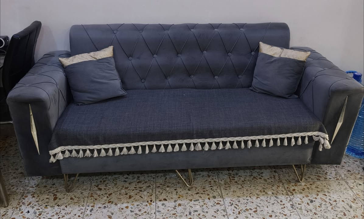 كنب ١٠ مقاعد • بحالة بسيطة • البياع