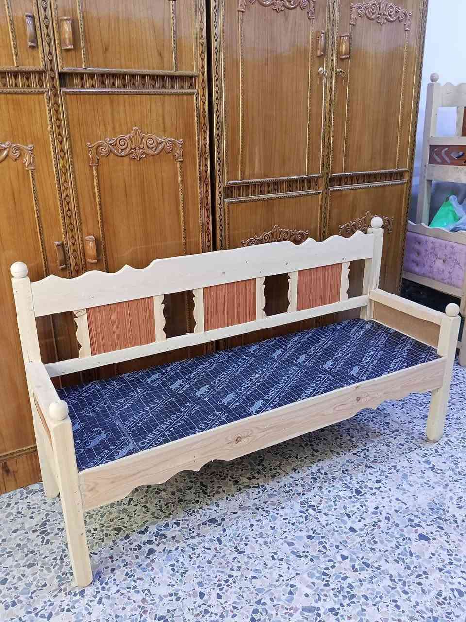 كرويتات شغل عراقي خشب روسي
 بلوك بلاويد قياس 175 سم 
شغل درجة اولى 
للحجز الاتصال على رقم 
***********
