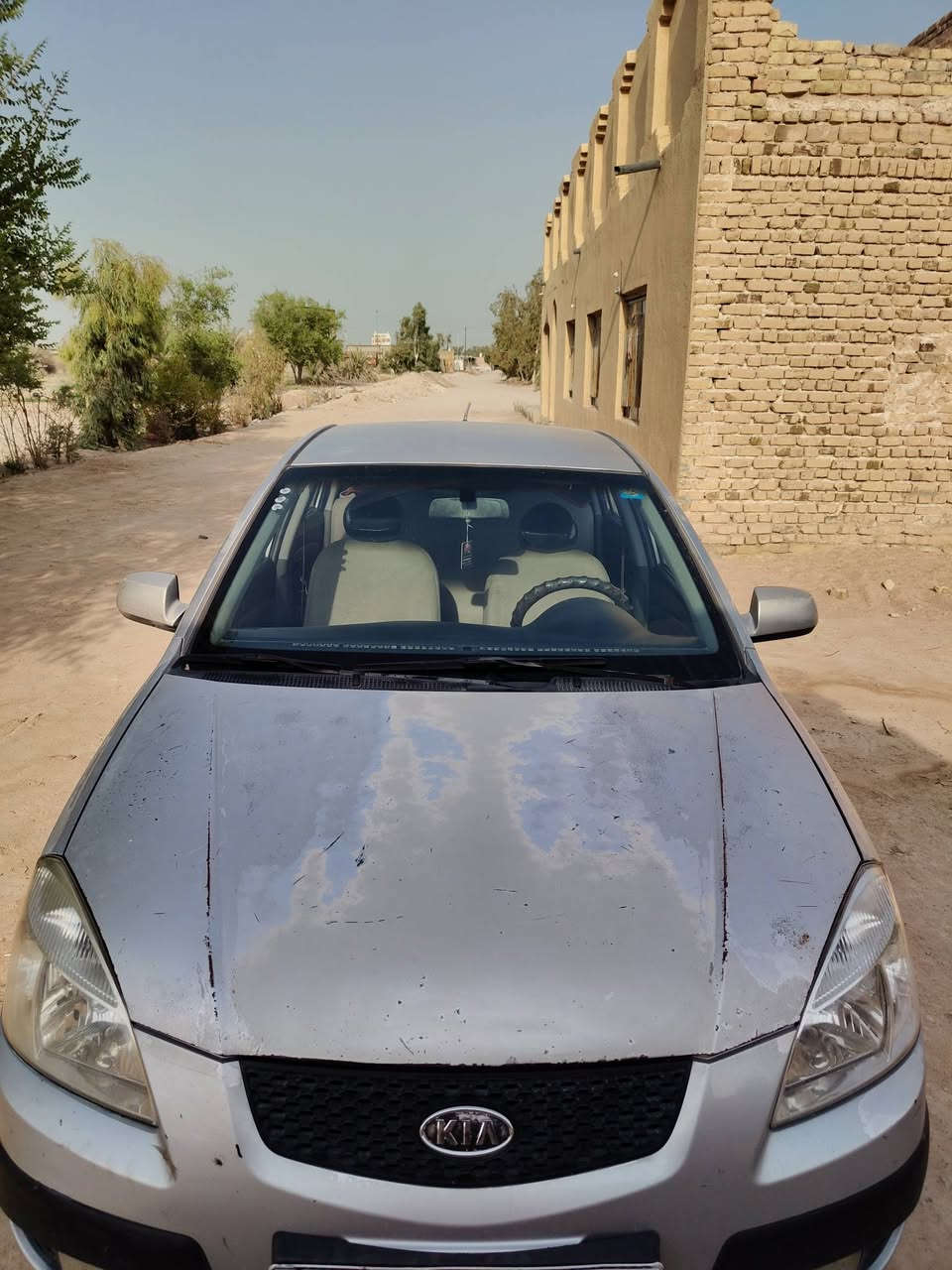 من رخصت الدمنيه سياره كيا ريو 2006 للبيع من كلشي جاهزه كير مكينه حداديه تبريد كله شغال بس ضربه بجاملغ الخلفي والكشر جارد سعر 75  رقم دولي نجف مكاني النجف الاشرف 
تواصل والستفسار التصال برقم *********** اول مراسله الصفحه
