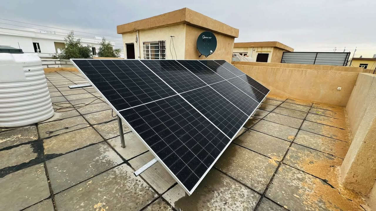 📍 تكريت | ⚡ (10 نهاري/11 ليلي)امبير
استمتع بكهرباء 24 ساعة بدون انقطاع وتخلص من المولدات ومصاريفها!
المكونات الأساسية:
 * 5 ألواح شمسية بقدرة 600 واط
 * بطارية ليثيوم 11 كيلو SIGMA ضمان 5 سنوات
 * إنفيرتر 6 كيلو  WELION
التجهيز والخدمات:
 * شامل التركيب والتنصيب الكامل
 * هيكل حديد مغلون مقاوم للرطوبة
 * أسلاك نحاسية أردنية وسراكت وجوزات أصلية
📞 للحجز والاستفسار: ***********

