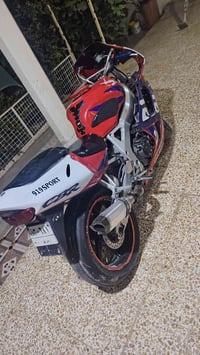 هوندا cbr919rr رقم نينوى شرط التحويل وايرمنيه كلها شغالهه  محرك بلادي ...