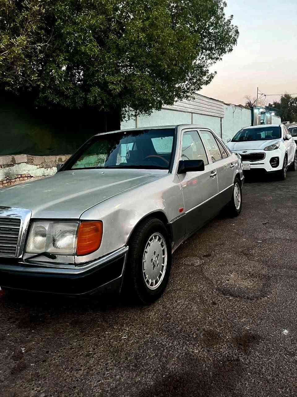 السلام عليكم
مارسيدس دب موديل 88  تحويل ثاني يوم سنوية لل27 هزة جديدة مكينة وكير كفالة لا تنقيص ولا تبخير تبريد ثلج السعر ٥٥وبيها مجال مكاني كربلاء الحر  موبايل ***********/***********
