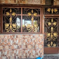 شبابيك • باب • حي الجهاد