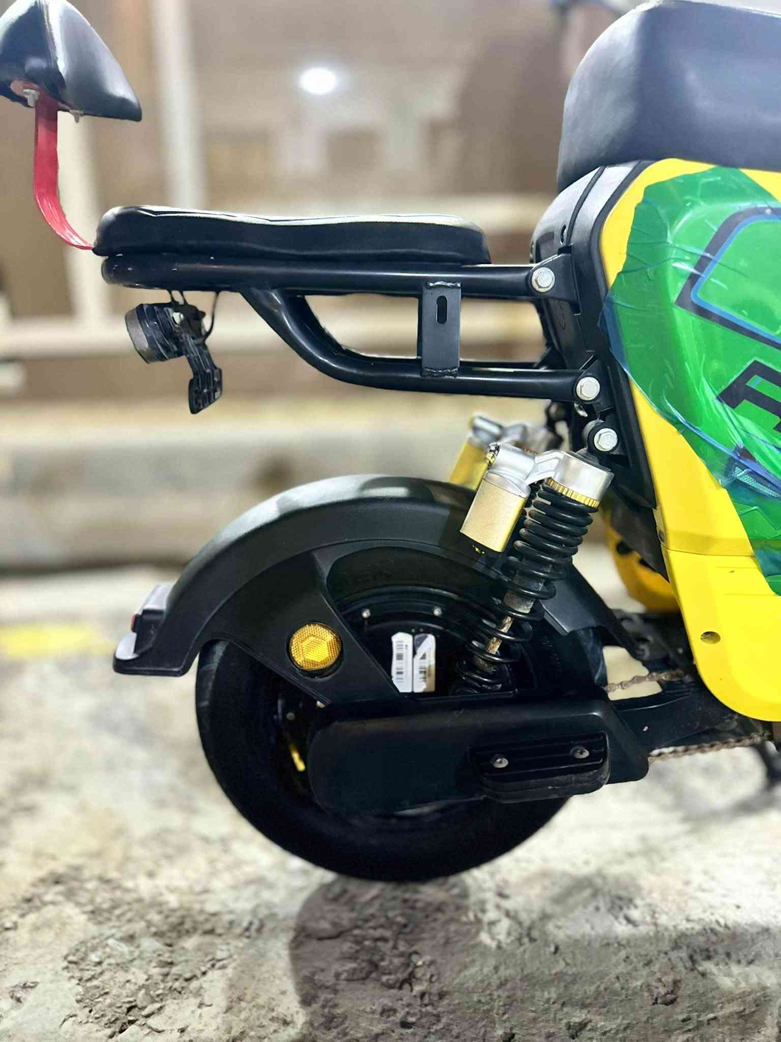 سلام وعليكم
R9
5 بطاريات دراجة جديدة شوفت عينك مابيها نقص بيها بس الدبل اشارة والاشارة ما تشتغل بطاريات جدد سعرها ٤٠٠ 
مكاني بغداد زعفرانية
***********
