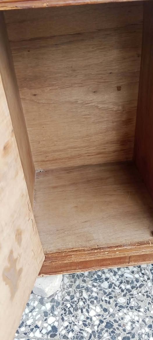 السلام عليكم غراض بيت للبيع مبردة برفاب الأصلية بيها عواج بلقاعدة مع مجمدة كريازي اصلية حجم 12على الفحص والتجميد مع بوفيا ثقيلة بدون جام بسعر مناسب للاستفسار على *********** أو تواصل خاص
