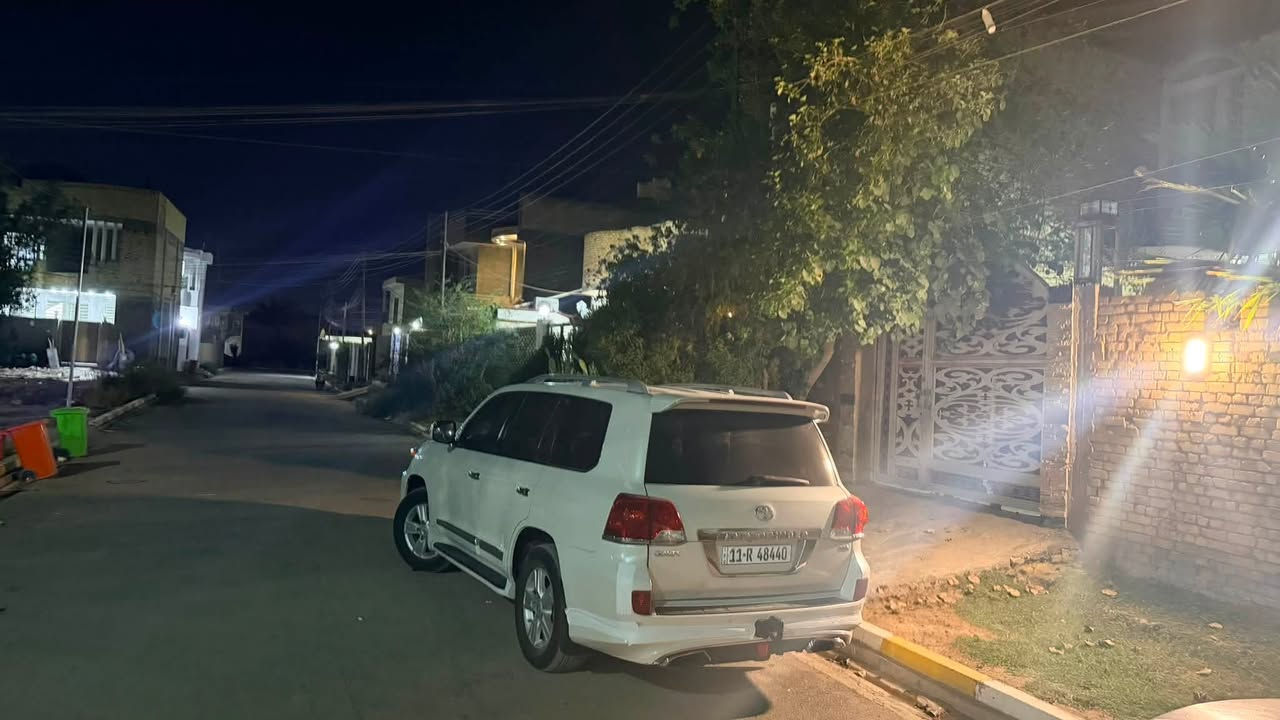 لاندكروز Gxr2015 رقم بغداد باسمي 35000 صور الحادث مرفقة***********
