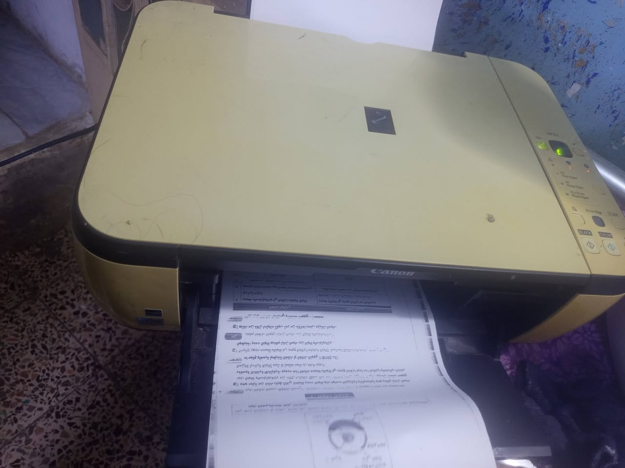السلام عليكم طابعه كانون MP 270نضيفه للبيع طباعه واستنساخ ب 40الف المكان بغداد جميله قرب العلوه ***********
