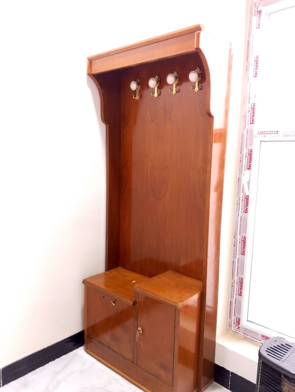 كابينت • للبيع