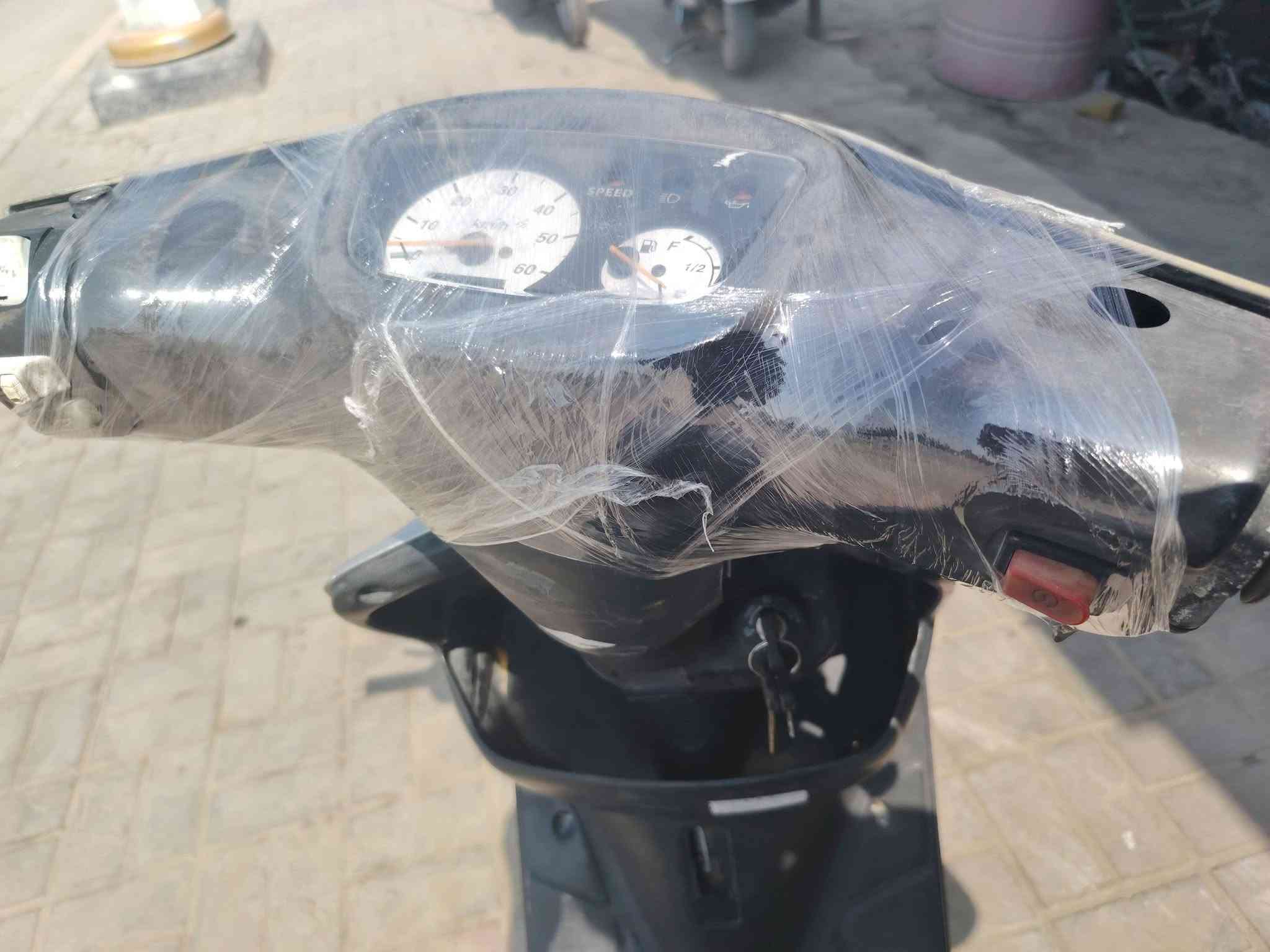 دراجه بيجي للبيع السعر ٣٠٠ وبيهه مجال الشراي يتصل عل الرقم *********** كرهبايات شغاله مكينه ناعمه دراجه احله من الصوره
