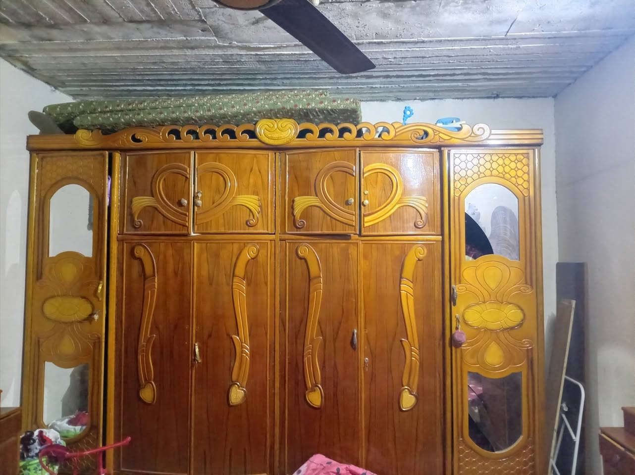 غرفة مستعمله للبيع 550وبيها مجال اتصال ع رقم ***********
