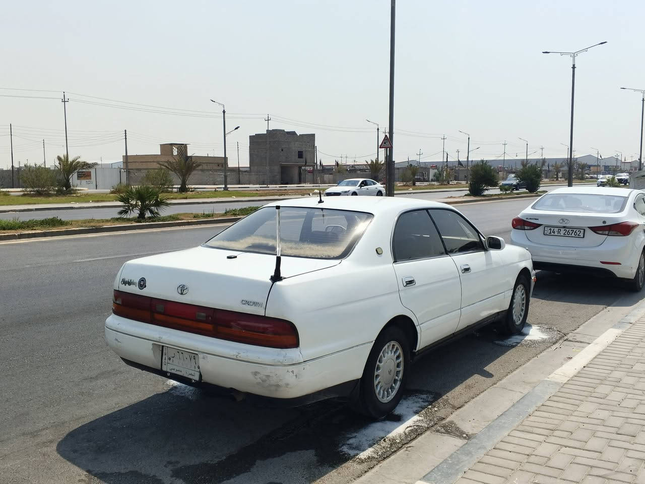 السلام عليكم سياره بطه للبيع موديل 1991 السياره كفاله من الصبغ والتبديل ومنضومت التبريد كله جديده وتخم تاير جديد والحداديه جدد السنويه منتهيه صاله 4 أشهر المكان بصره ابو الخصيب رقمي *********** السعر57 بيه مجال حك الجيه
