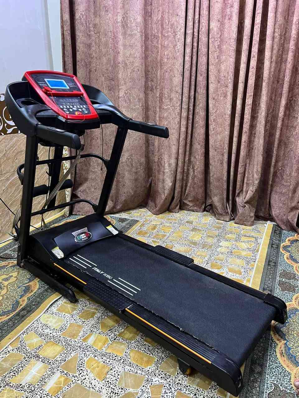 جهاز جري ايطالي جبلي دبل ماطور  سرعه عاليه16.0 يحمل130 كيلو يحتوي على رجاج تكسير شحوم وشناو بطن وشاشه تعد وقت سعرات حراريه قياس نبضات القلب مسافه مقطوعه كذلك اواكس بلوتوث شاحن موبايل ومفتاح امان للطوارئ جهاز يطبك نظام هايدوليكي سعره 280 الف بغداد يوجد توصيل محافظات ***********

