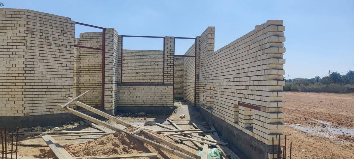 السلام عليكم عندي قطعه ٥٠٠ متر وبيه هيكل ٢٥٠ خريطه حديثة يقع على شارعين بحي الإمام علي الأكبر او شارع الفلل على نهر الهنديه يبعد عن الشارع الحولي 600متر سند ٢٥ طابو زراعي السعر 325 وبيه مجال ترهم مراوس وترهم بيع للاستفسار الاتصال على الرقم ***********

