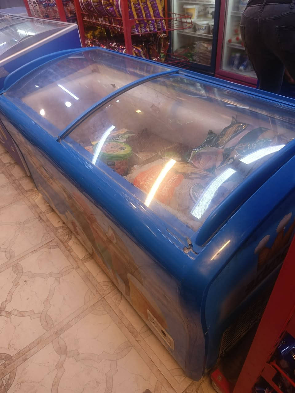 مجمدة + برادات للبيع ***********
