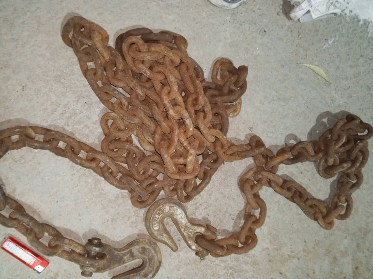 للبيع يوجد توصيل زنجيل طول 6 متر 10 ملم اتصال ***********
