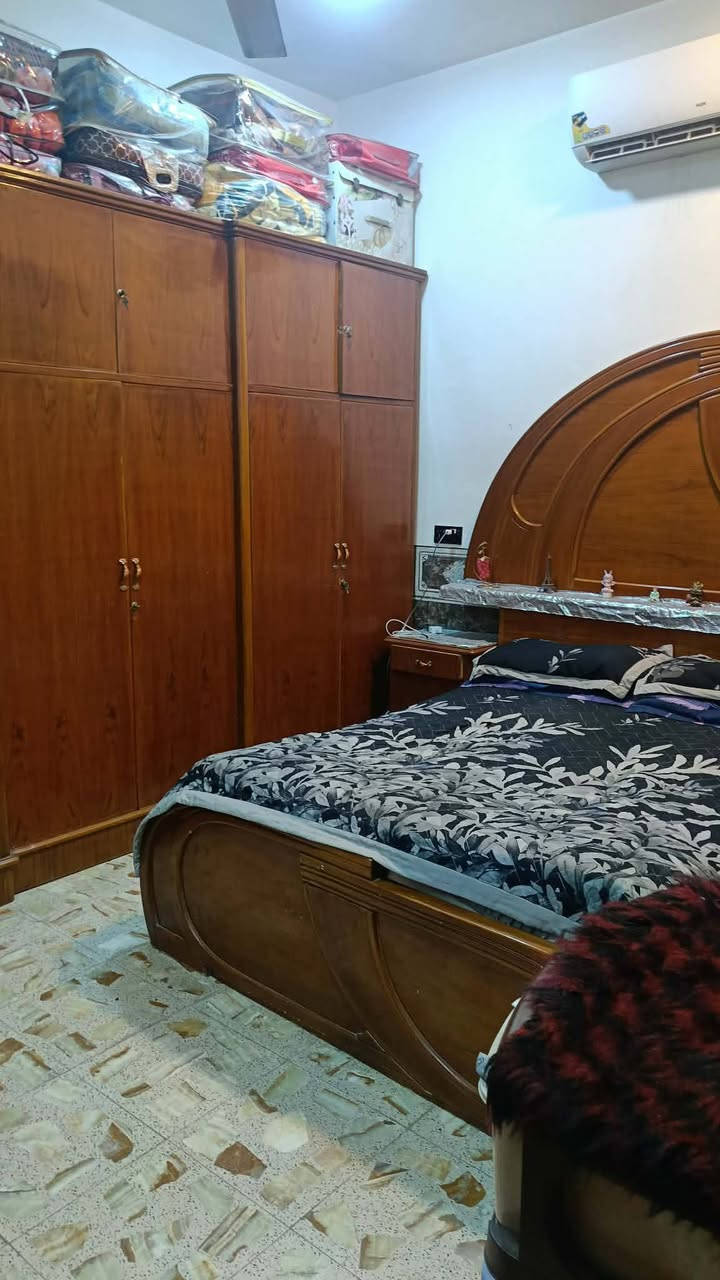 بيت 100متر للبيع ابق ونص بنيان درجه اولى  مطلوب للاسكان 30مليون تدفع الشهر 180الف ينخصمن من سعر البيت  السعر الكلي للبيت 120 وبي مجال للاستفسار *********** بي واتساب والرقم الثاني 08830994450 البيت في حي النداء مقابيل مخبز الكرادة قريب الشارع العام
