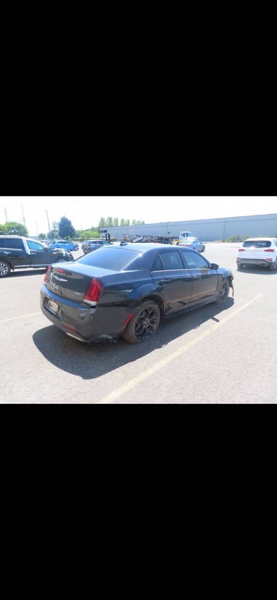 اللهم صلى على محمد وال محمد 
( مراوس ب جارجر او اوياما )
النوع :كرايسلر S300
الموديل:2019
الضرر: من جوه وصاعده رصيف بدون شواصي ولغود وصور الحادث مرفقه 
السياره من الدعاميه للدعاميه بلاديه 
ايرباك السايق الدرگه والبرده طاگ فقط 
مرفقه عندكم بالصور 

السياره تجي فول عدا الفتحه كراسي ثنين كهرباء تدفئه وتبريد والسياره مابيهه اي نقص 
رقم الاتصال: ‭***********‬
رقم الواتس :***********

