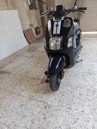 دراجه بوليس للبيع اي نقص مابيهه الدراجه حلوه ونضيفه كله شغال لايت عالي...