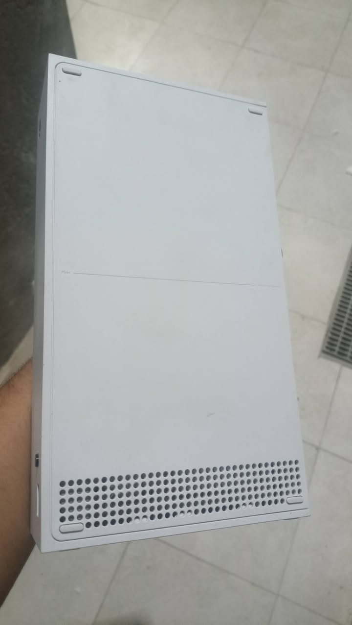 سيرس اس  اصدار 22

ما مفتوح ولا مصلح اشتريته جديد لوك ستيكر 

وياه يده الاصليه

سعر 370 وبي مجال للشراي فقط

مكاني ناصريه سوق الشيوخ توصيل ماعندي عندك توصيل راسلني نتفاهم 

اذا مو شراي لا تجي تعامل 

واتس ***********
