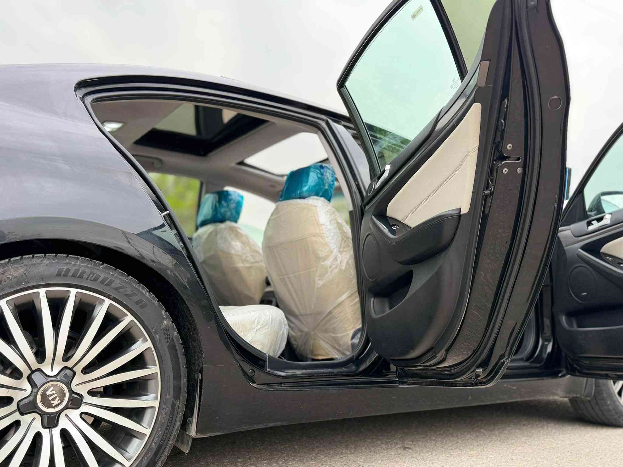 كـيـا كادنزا 2014 VIP Kia Cadenza
السعر 125

محرك V 6 3500

ماشية 192000

المواصفات

كشنات تبريد وتدفئة 

السقف بانوراما

�️الكشن والاستيرن يرجع  تلقائي عند التشغيل والاطفاء

بصمة دخول+ بصمة ابواب + دخول ذكي

مري شفط مرايات قلاب مع الـ R

 تبريد مركزي 

ترحيب عند الأقتراب

كامره خلفيه

داخل ملكي بيجي مطعم بالصاج 

حساسات 

حكمات ستيرن جهتين 

ماسحات اوتوماتيك (حساس مطر للماسحات)

كزوز سرعة

لايت LED 

بك لايت LED

ويل كروم + تخم تاير 

كشنات جلد كشنات الامامية كهربائية ميموري تدفئه وتبريد 

برده خلفيه كهربائية 

اضاءة المحيطية + انارة في الدوسات

شفتات ستيرن كير بالستيرن

هاندبريك بصمة 

نظام صوتي Infinity

‏العنوان اربيل او الموصل

‏*********** واتساب 

‏‎0703286713 واتساب 

السعر 125
