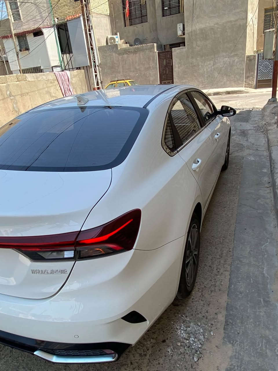 كيا K3 2024 ( خليجي )
فول مواصفات للاخير - فتحة سلايد
الممشى: 27 الف كم
المحرك: 1.5 دبل نوزل
ناقل الحركة: 8 سرعات (كير طيارة)
رقم بغداد  - بأسمي شرط تحويل
السيارة مكفولة عدا بارد بسيط بلجاملغ الخلفي
المواصفات:
فتحة سقف
شاشة مع كاميرا
تبريد  + تحكم لمس
تحكم ستيرن جهتين
مثبت سرعة (كروز)
بصمة أبواب + بصمة تشغيل
شاحن وايرلس
أضوية LED زينون 3 عدسات متحركة + خلفي LED متصل 
صندوق ذكي بصمة (يفتح عند الاقتراب)
كوشنات جلد
سايد بريك بصمة
Auto Hold
‏(Sport / Eco / Smart / Comfort) وضعيات 4 درايف مود
العنوان :بغداد زعفرانية
الرقم : ***********
السعر  138$. وبيه مجال
