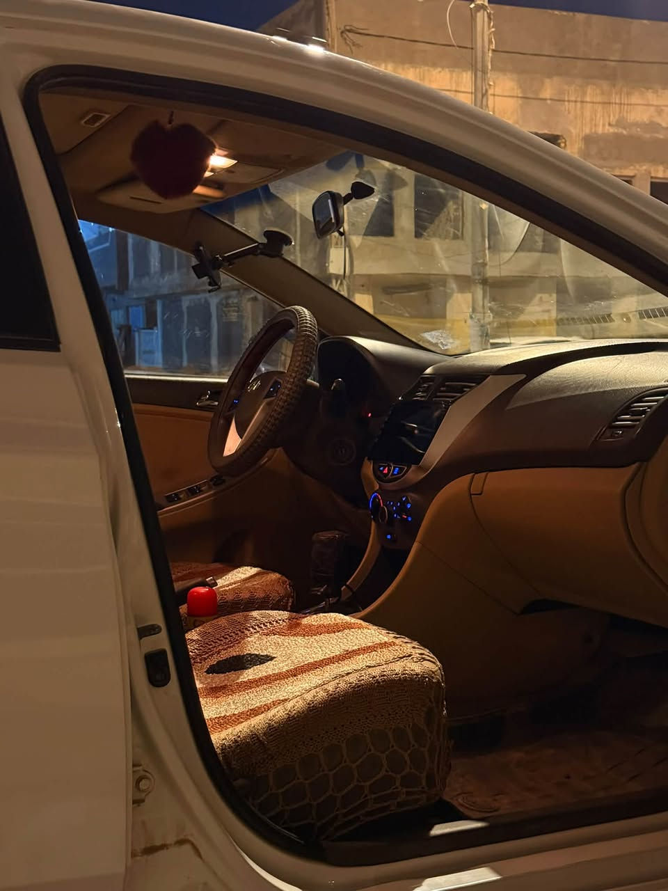 السلام عليكم هونداي اكسنت 2015 خليجي مكفوله كفاله عامه محرك 1600قطرتين دكشن عالي كامل مواصفات فتحه تحكمات شاشه ويل كروم السياره جديده بمعنى الكلمه مكانه بابل شارع 60 للاتصال والاستفسار ع الرقم (***********)
