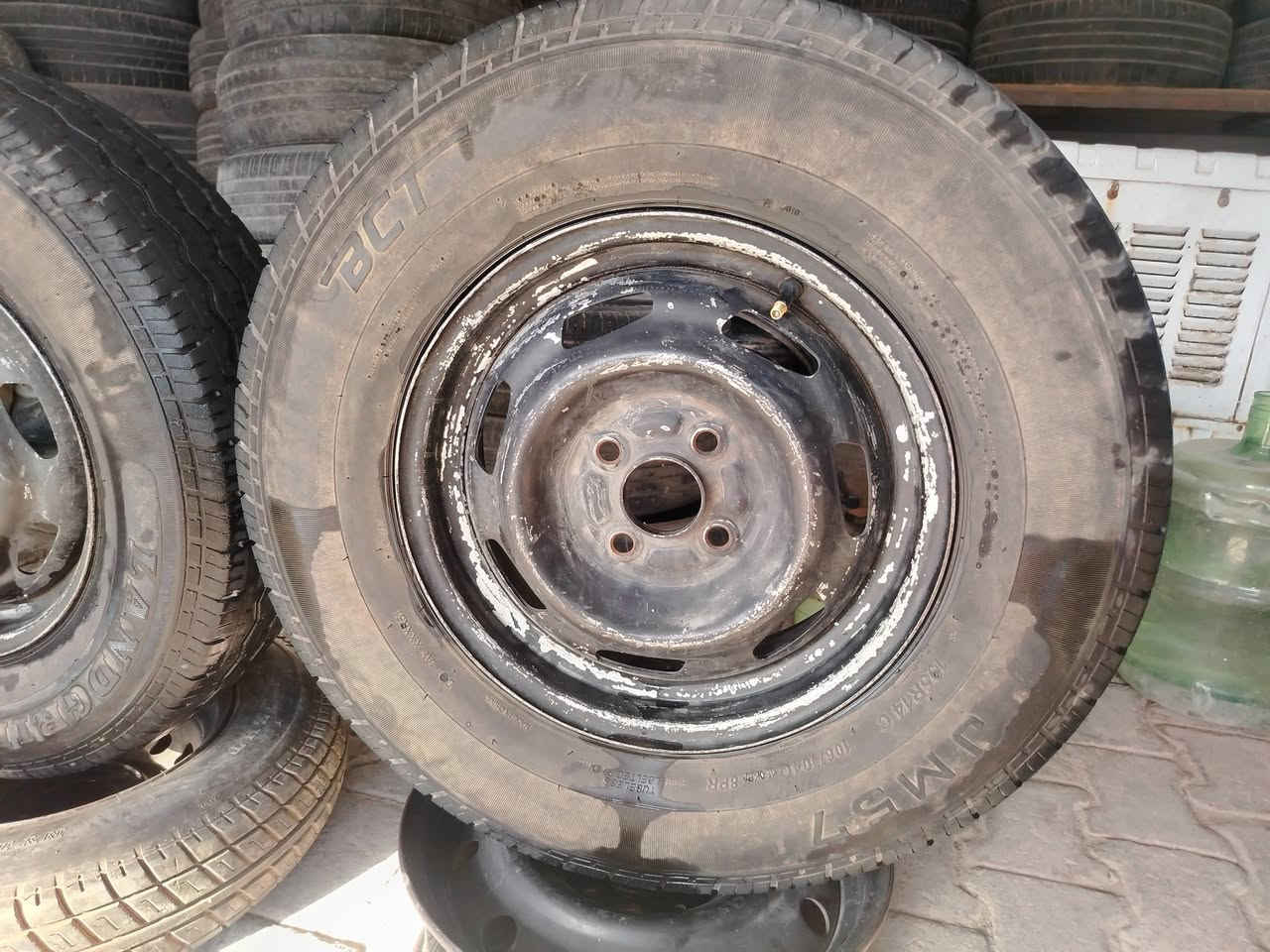 زوج تايرات مستعمل قياسهن 195 على ار على 14 كلشي مابيهن نظيفات لي يريدهن يتصل على رقم مكاني كوفه سهله ***********

نص مكتوب في الصور:
- AUTOSAN
- HAVA KOMPRESÖRLER