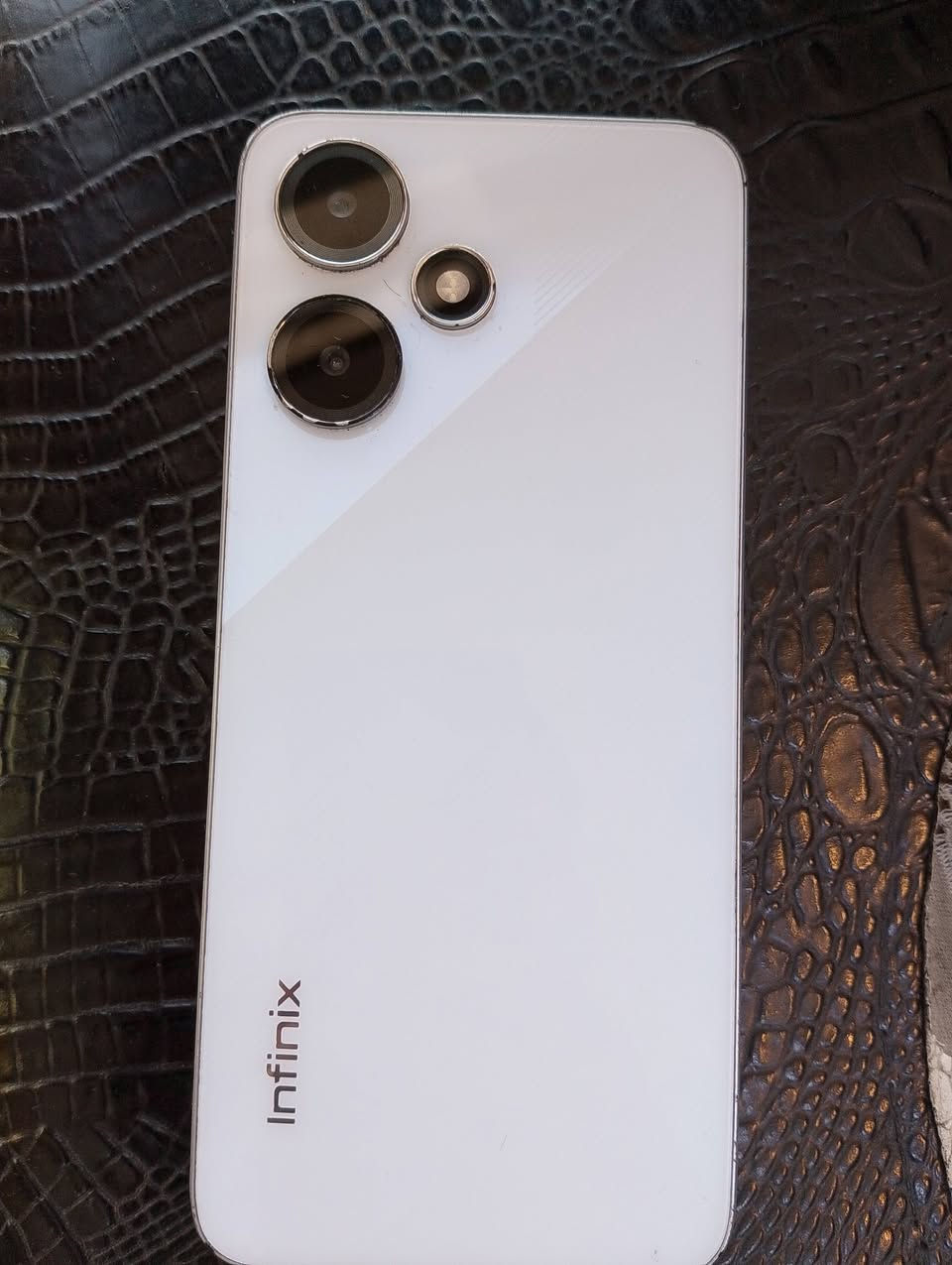 سلام عليكم جهاز infinix الذاكره 64 مع ذاكره داخليه بطاريه 6000m نظيف الكامره 16M مكاني بغداد السيديه السعر 100 وبي مجال ***********
