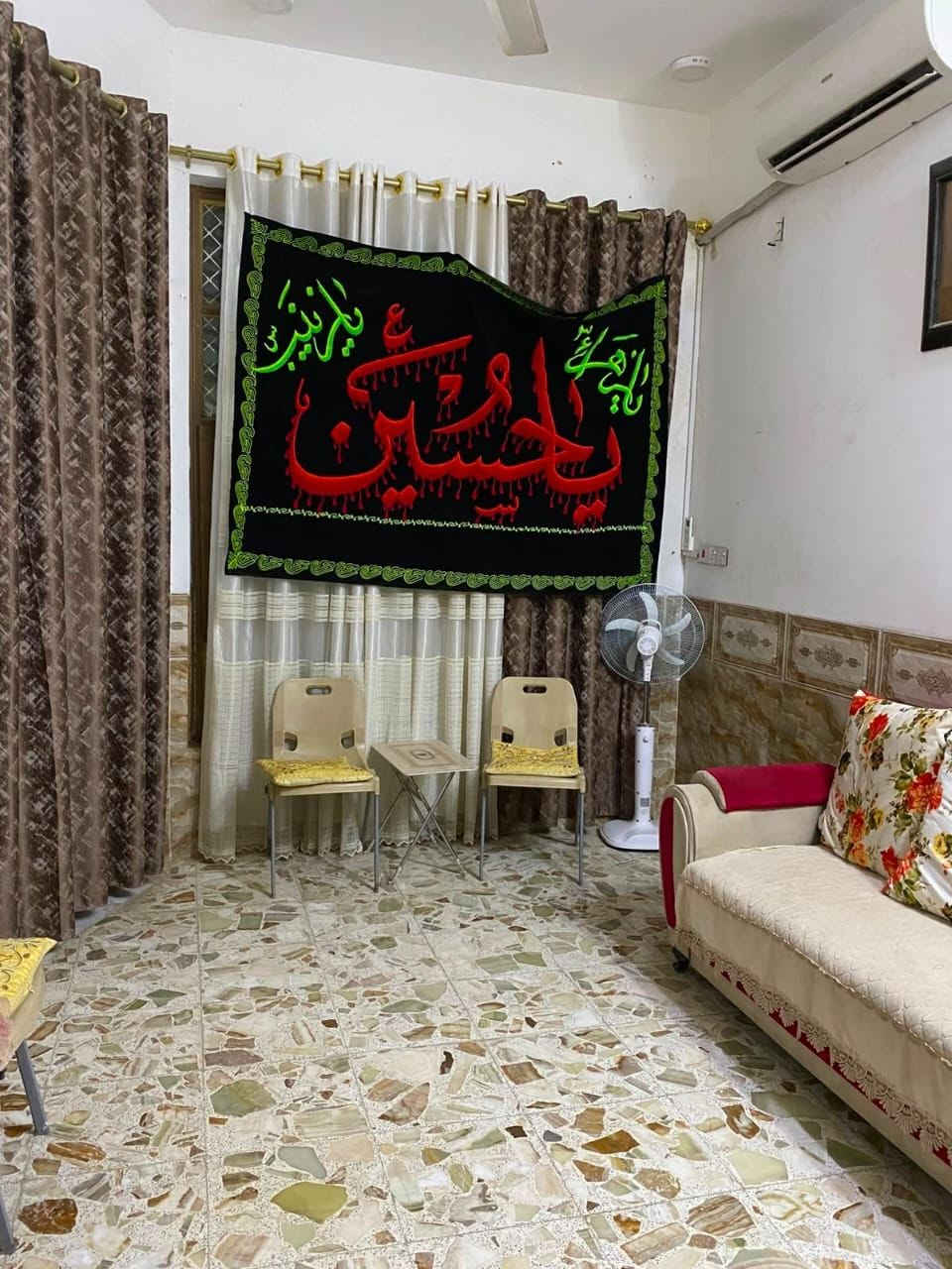 دار سكن للبيع مساحه 109ركن مربع حي الزهراء قريب على شارع ٢٠ وقريب على مشتل السلام للاستفسار مكتب ياسين للعقار ***********/طابقين مسلح
