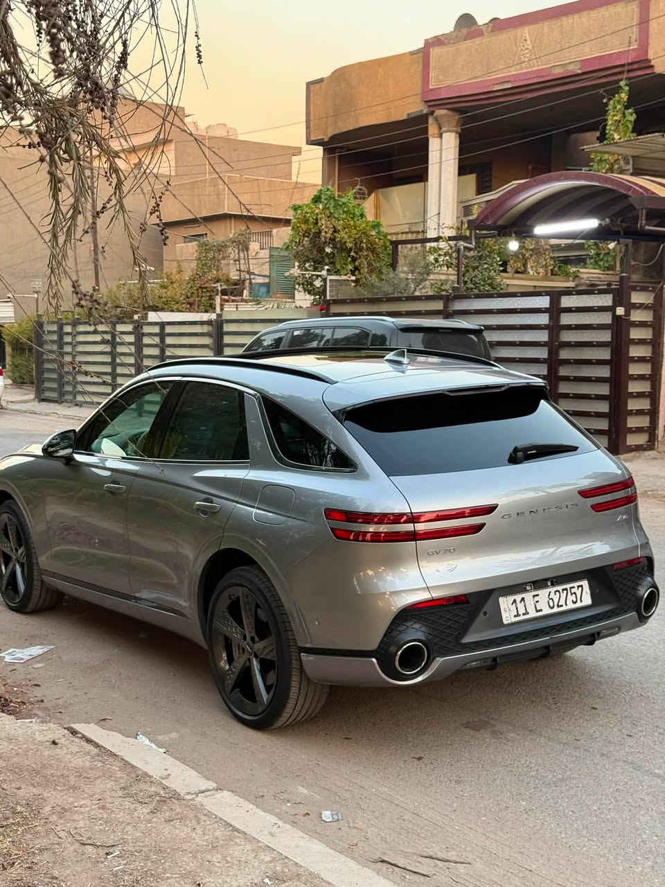 🚨 للبيع فقط – 2024 GENESIS GV70 SPORT PRESTIGE 🚨
🔥 السيارة فول برستيج – مواصفات عالية جداً 🔥

📌 الحادث: مقدمة البنيد ودعامية نفس اللون

✅ السيارة قابلة للفحص

✨ أهم المواصفات:
• بانوراما
• بصمة + تشغيل عن بُعد
• تقديم وترجيع بالبصمة
• حساسات أمامية وخلفية
• Auto Park
• 4 كاميرات
• كشن جلد – تدفئة وتبريد
• ويل كب 21
• رادار أمامي وخلفي وجانبي
• مرايات شفط
• باقي مواصفات الـ Full Prestige معروفة

🚗 الماشي: تقريباً 16,800 ألف مايل وقابل للزيادة

📍 الموقع: بغداد – الدورة
💰 السعر: 32000
💵 بيها مجال بسيط

📞 للجادين فقط – البيع فقط
***********

