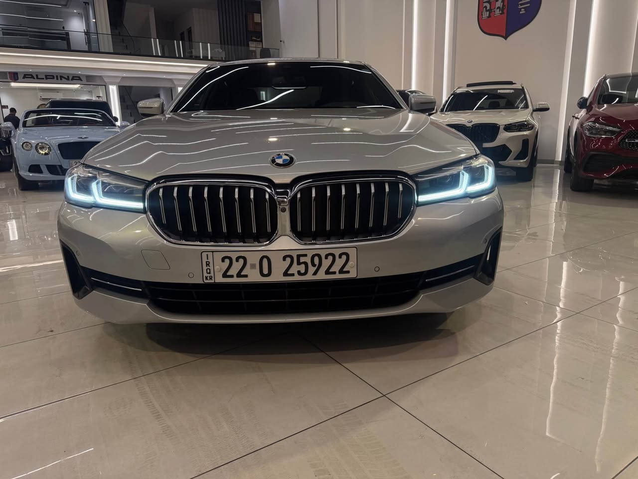 bmw xDrive 530i 
كلين تايتل موديل 2021 امريكي 4 سلندر مواصفات لاكجري 5 كامرات ماشيه 87 الف مايل سياره جداً نظيفة صفر مسج بسعر جداً مناسب 295 ورقه ، عنوان السياره اربيل سايدن المناره للاستفسار / ***********  / *********** أربيل, العراق
