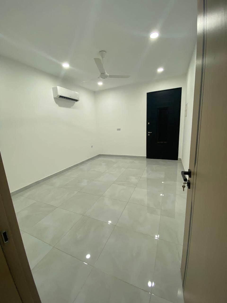 🏡 شقق حديثة للإيجار في سنتر البياع قرب شارع عشرين
✅ مساحة 120 م²
✅ غرفتان نوم + صالة + مطبخ + حمام
✅ تشطيبات حديثة مع سبالت
✅ مدخل مستقل وخدمات متكاملة
📞 للاستفسار: ***********
